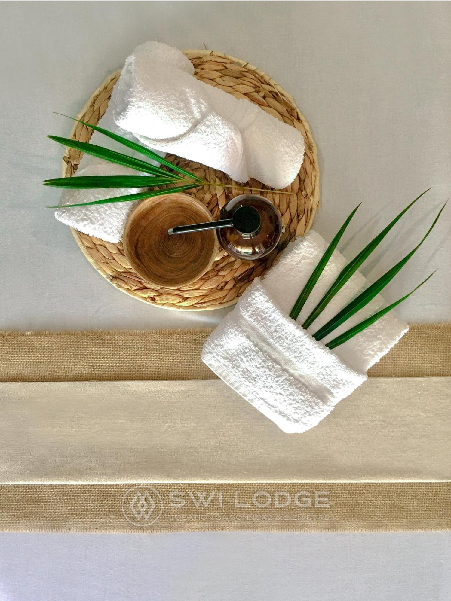 Swilodge Vue Sur Mer ! Petit Dejeuner Et Location De Voiture Possible Le Moule Exterior photo